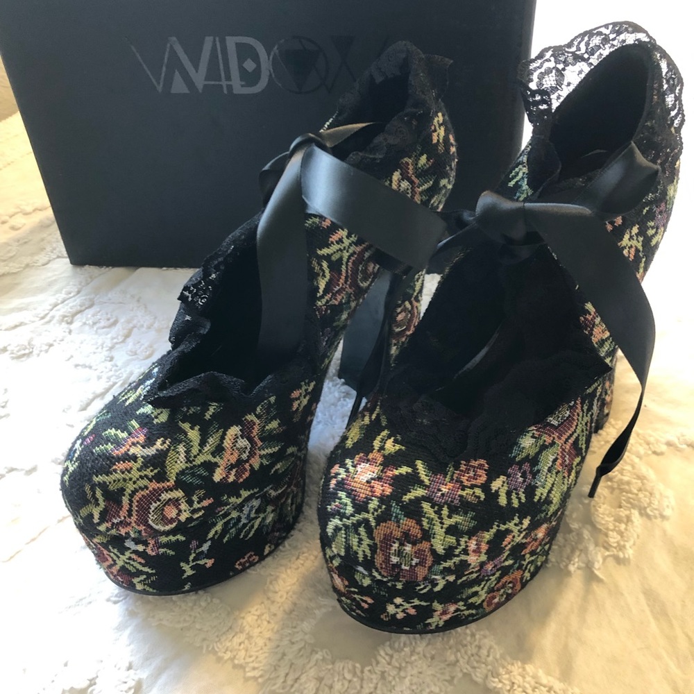 Sold out NIB Dollskill Widow Nocturnal Garden Platform Brocade Mary Janes